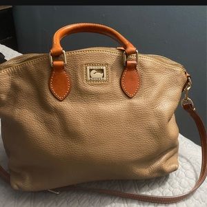 Dooney & Burkey hand bag